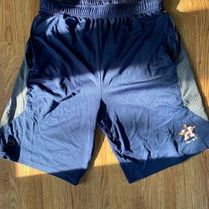 Houston Astros Majestic Shorts - Size Large